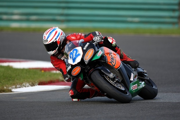 Steve Plater on his way to victory at Croft (Turn One Photography)